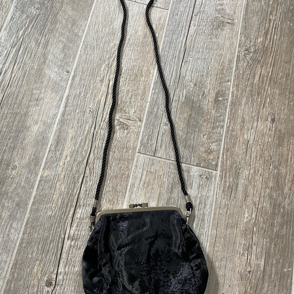 Express Black Floral Embroidered Purse/Clutch - Picture 2 of 6